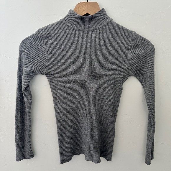 Gray Ribbed Mock Turtleneck - Picture 1 of 1